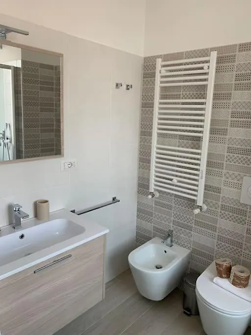 Trilocale Con Vista E Due Bagni Vicino Citylife Milan Italy