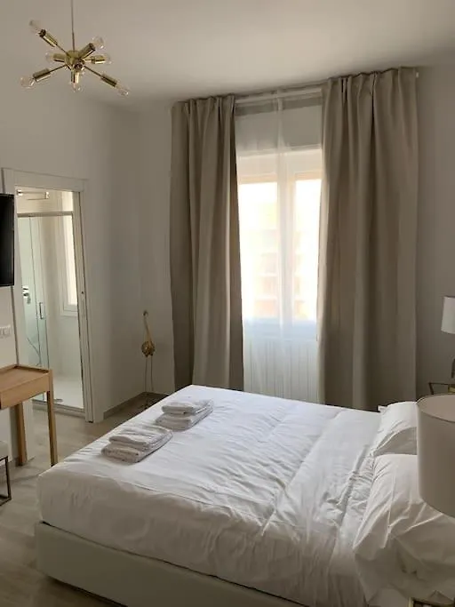 Trilocale Con Vista E Due Bagni Vicino Citylife Milan Italy