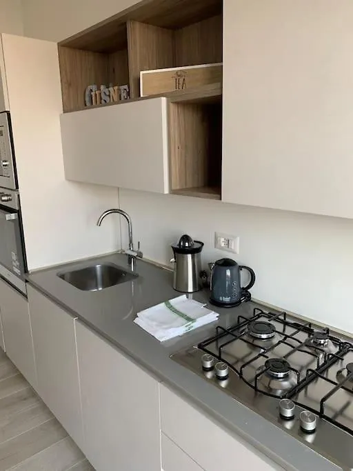 Trilocale Con Vista E Due Bagni Vicino Citylife Milano