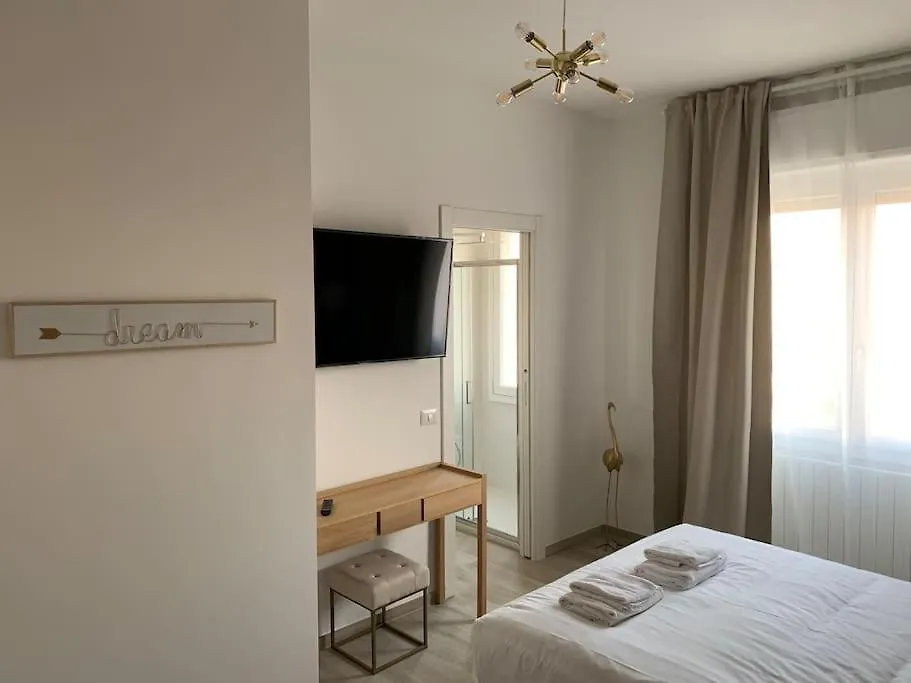 Trilocale Con Vista E Due Bagni Vicino Citylife Milan